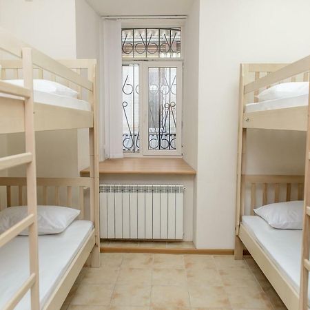 קייב Globus Lipki Hostel מראה חיצוני תמונה
