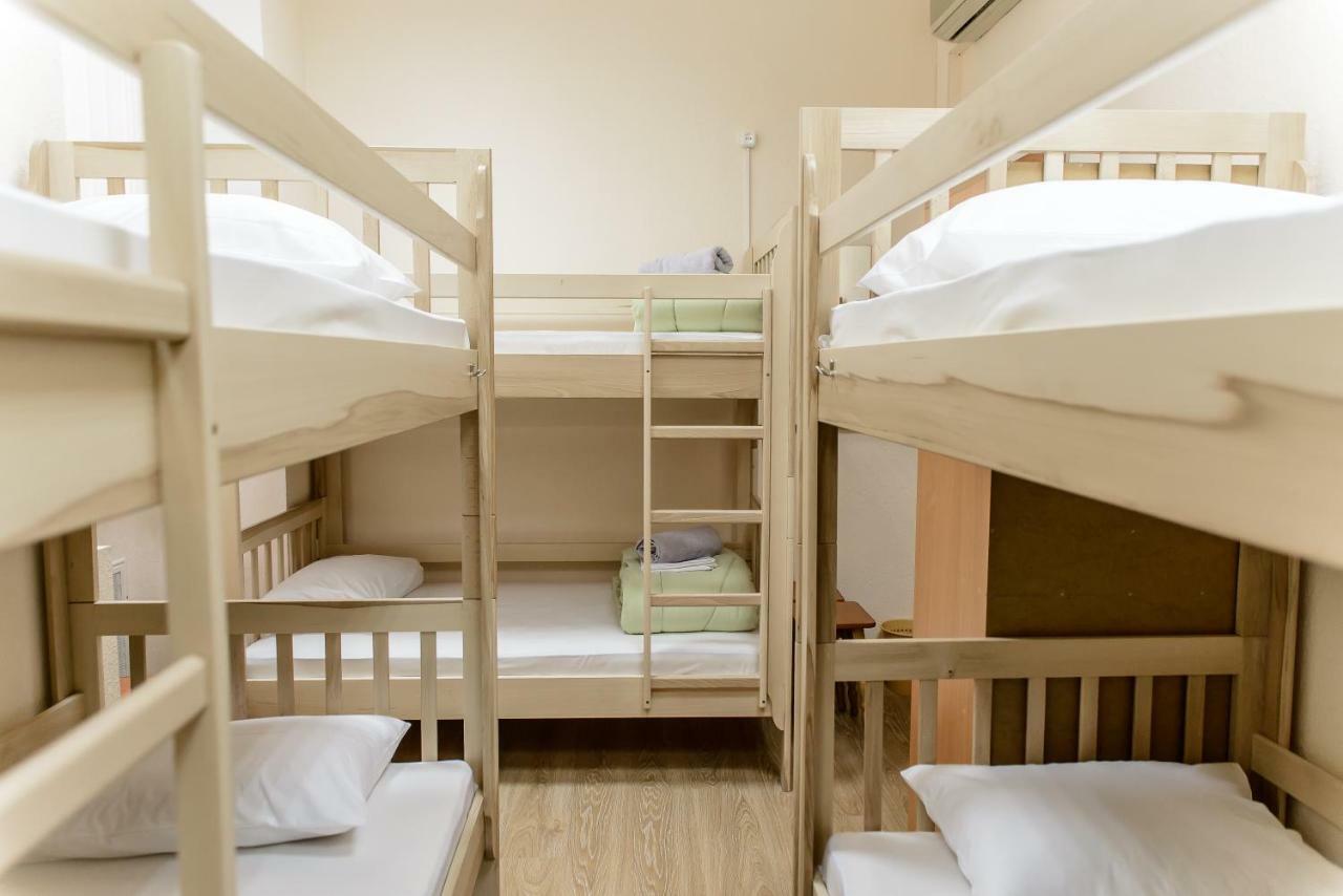 קייב Globus Lipki Hostel מראה חיצוני תמונה