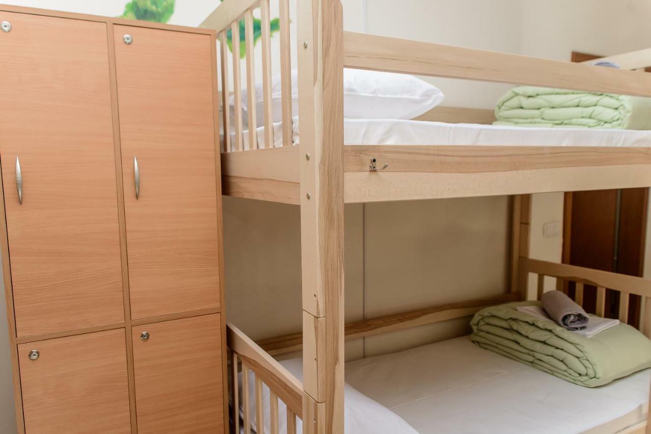 קייב Globus Lipki Hostel מראה חיצוני תמונה