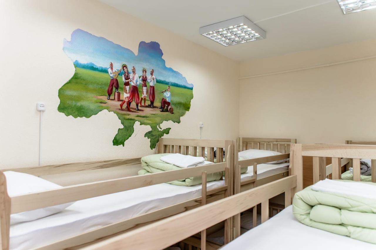 קייב Globus Lipki Hostel מראה חיצוני תמונה