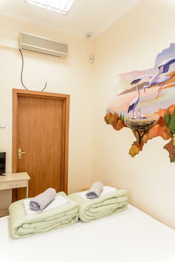 קייב Globus Lipki Hostel מראה חיצוני תמונה