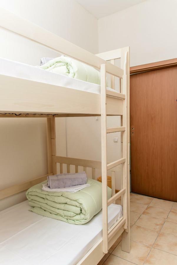 קייב Globus Lipki Hostel מראה חיצוני תמונה